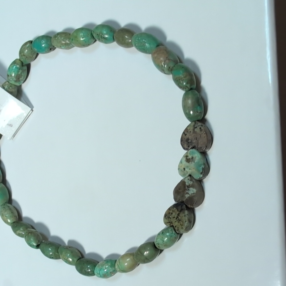 Turquoise Stretch Bracelet With Hearts - Picture 2 of 2